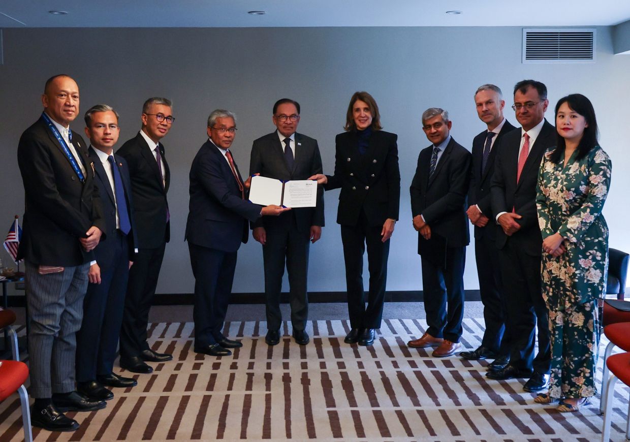 Google, Malaysian govt to collaborate in boosting country's digital competitiveness, aims to upskill 300,000 locals and build infrastructure - Vimarsana News