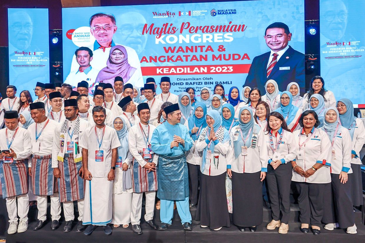 Let idealism light the way, PKR members told - Vimarsana News