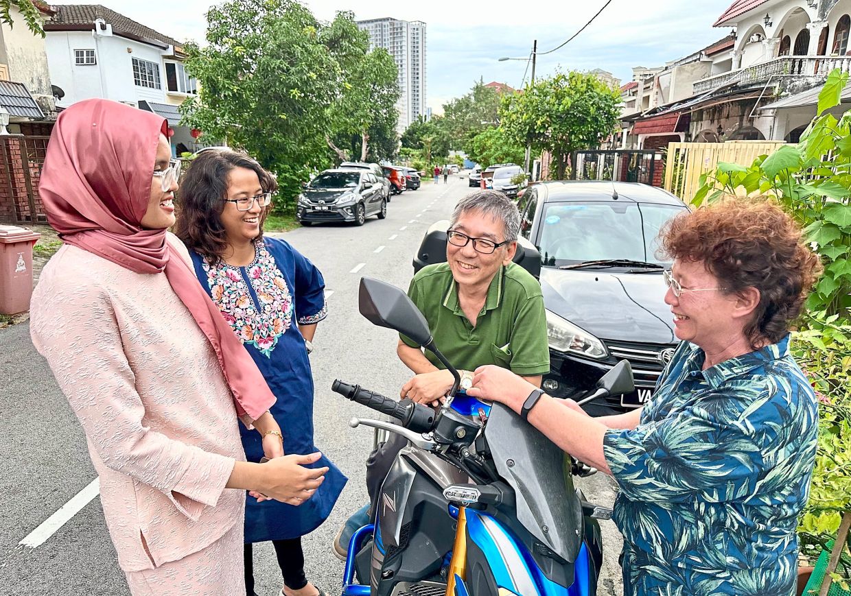 Forging neighbourly bonds