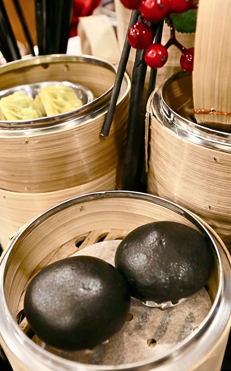 Salted egg yolk lava bun, sometimes known as “quicksand bun”, is one of the stars at Mei Shi Restaurant.