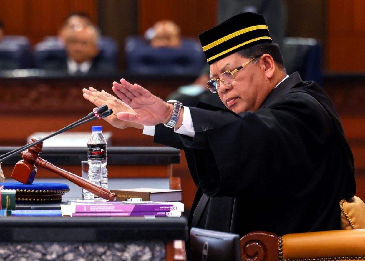 Hapuskan politik parti, tingkatkan kualiti perbahasan, kata Speaker kepada Ahli Parlimen Hapuskan politik parti, tingkatkan kualiti perbahasan, kata Speaker kepada Ahli Parlimen