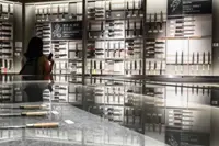 Sakai knives draw global fans to Japanese city, sharpening sales