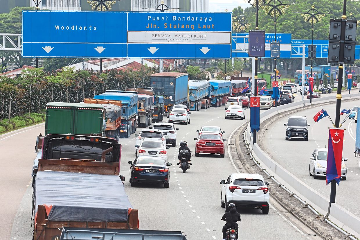 Traffic crawls as BSI hit by power outage - Vimarsana News