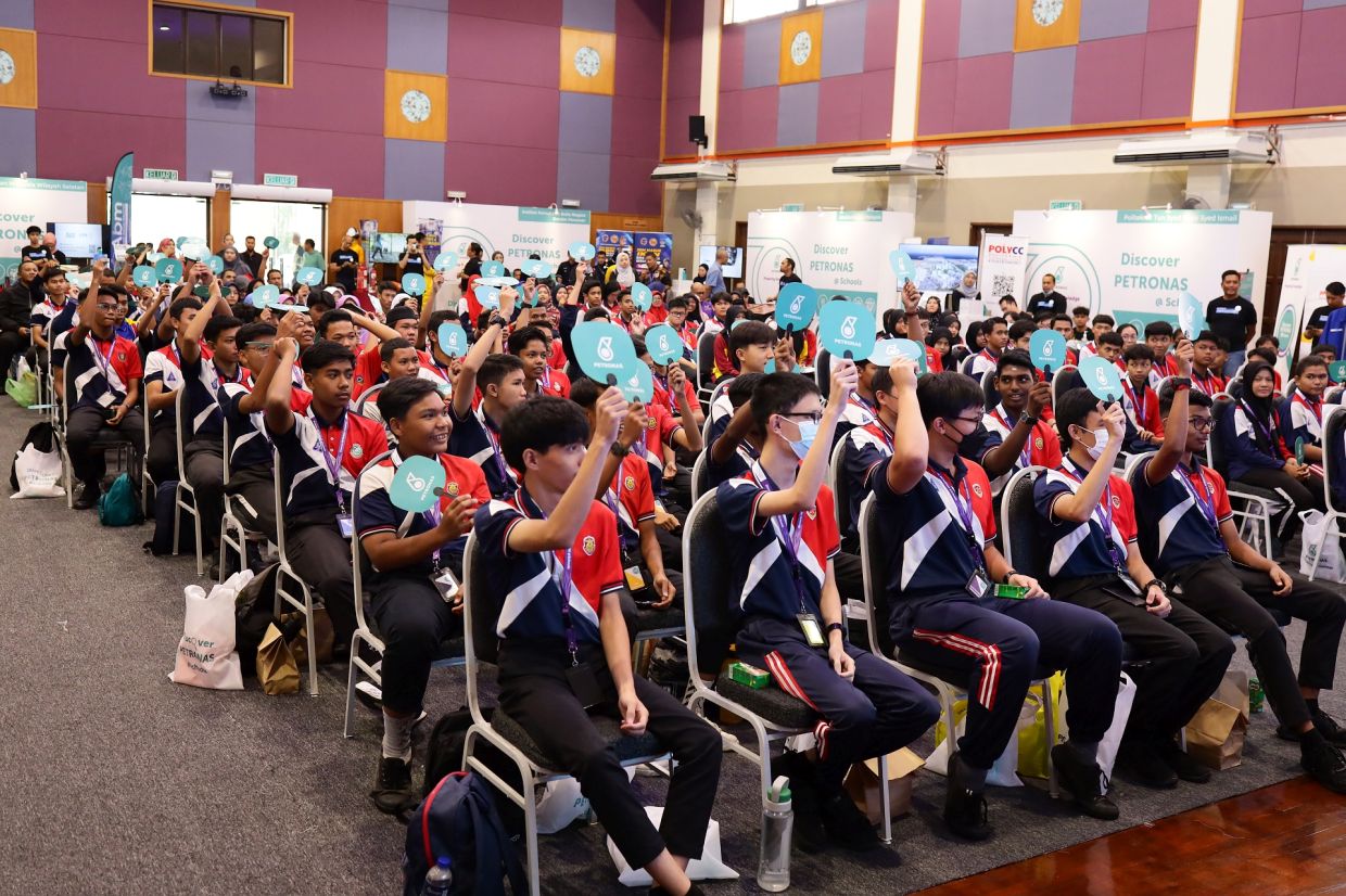 Empowering students with technical and vocational education training programme - Vimarsana News