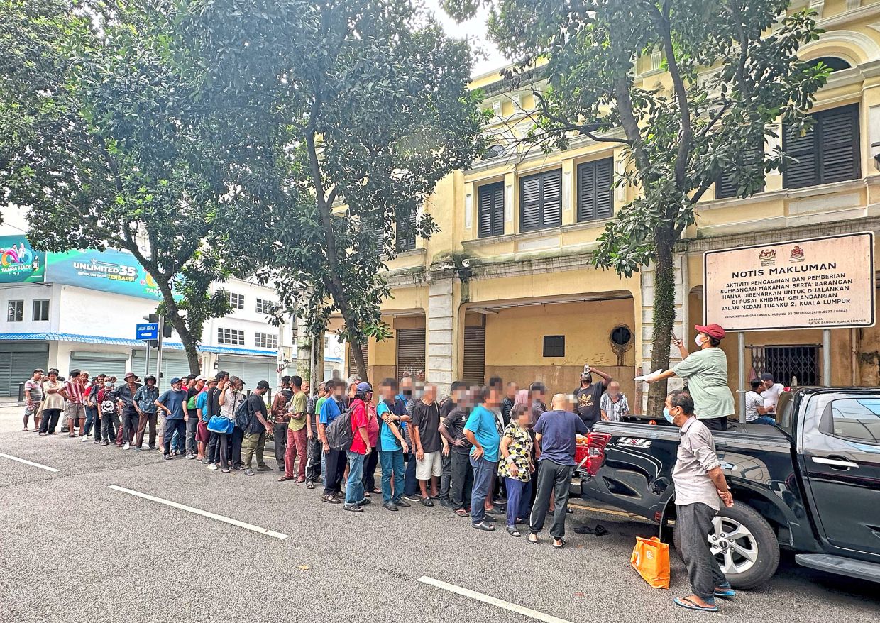 Cleaners overwhelmed by food waste in Lebuh Pudu
