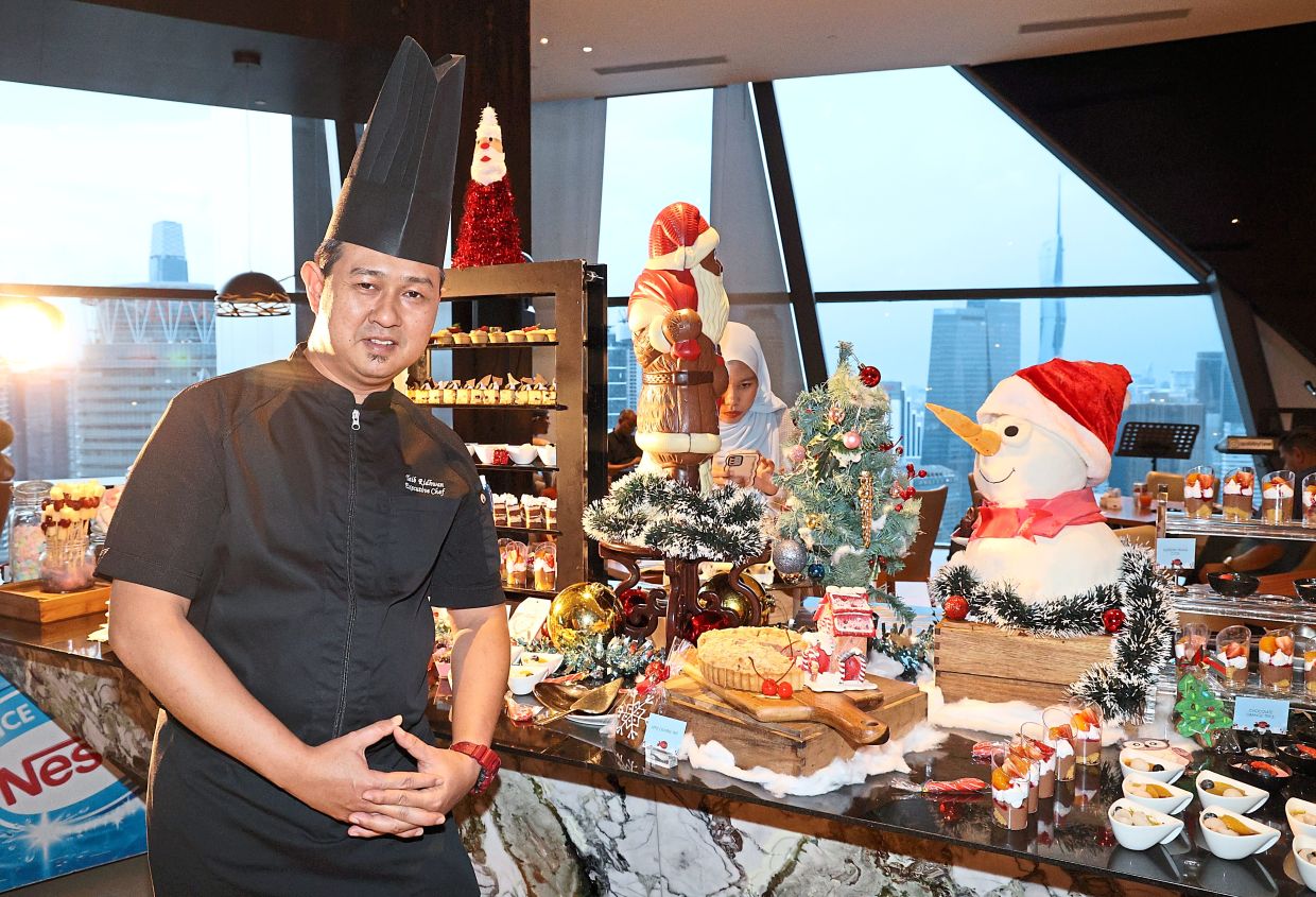 Yuletide dining with skyline view - Vimarsana News