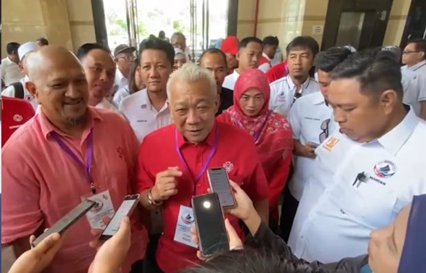 Bung’s appearance fuels pact talk | The Star