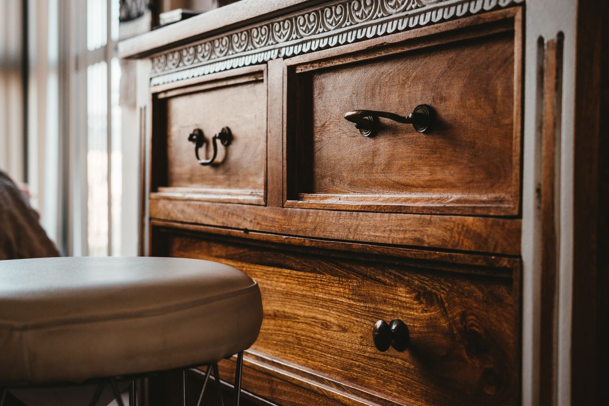 To furnish your rooms, think vintage. Photo: Julian Hochgesang/Unsplash