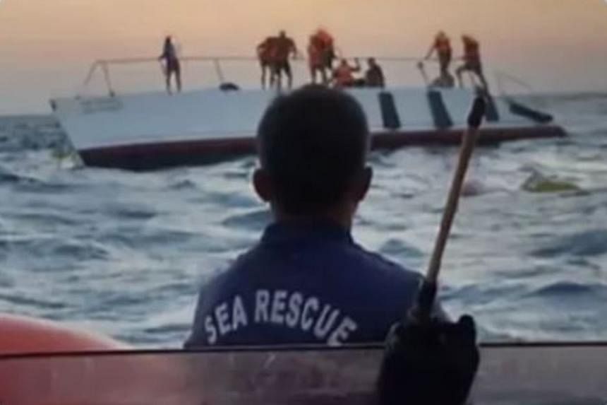 27 tourists and 3 crew members rescued after boat capsizes off Thailand's tourist haven Pattaya - Vimarsana News