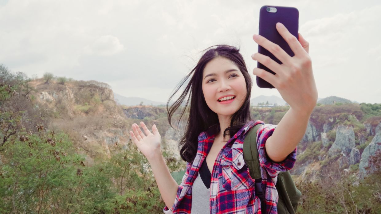 People willing to risk their lives for more hits on Instagram, study says. - Vimarsana News