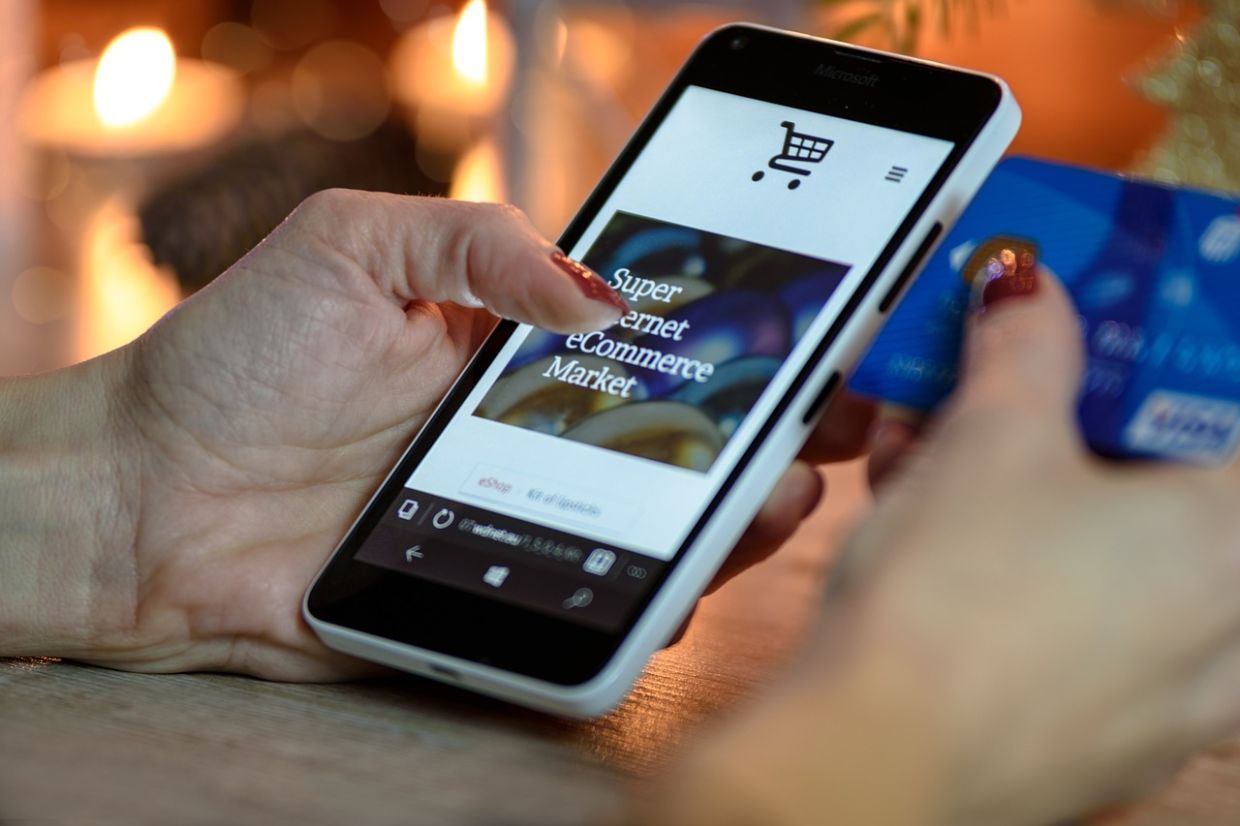 Local traders welcome online sales tax - Vimarsana News