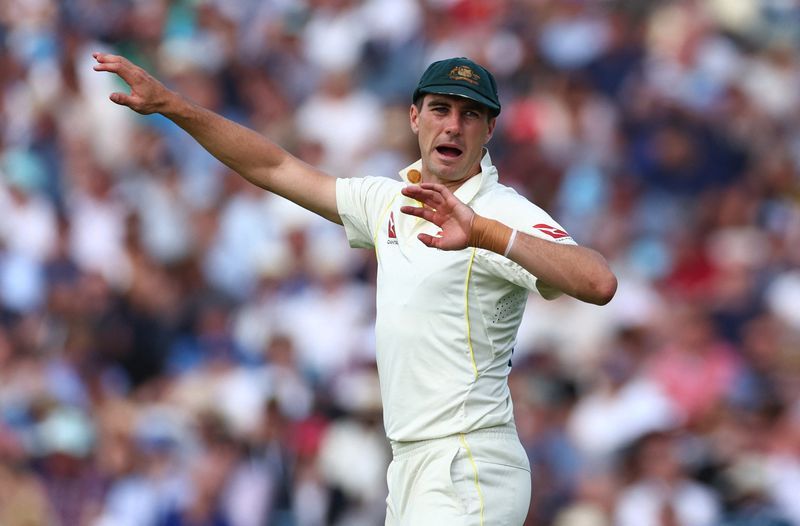 Cricket-Cummins leads Australia fightback after Pakistan take early honours