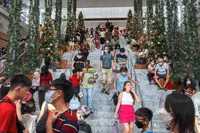 Crowds flock to popular attractions