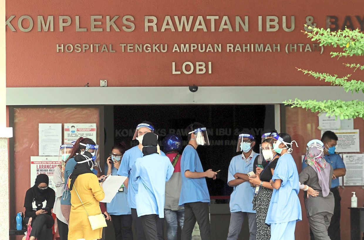 During the Covid-19 pandemic, junior doctors encountered challenging personal and professional conditions such as long working hours. — Filepic