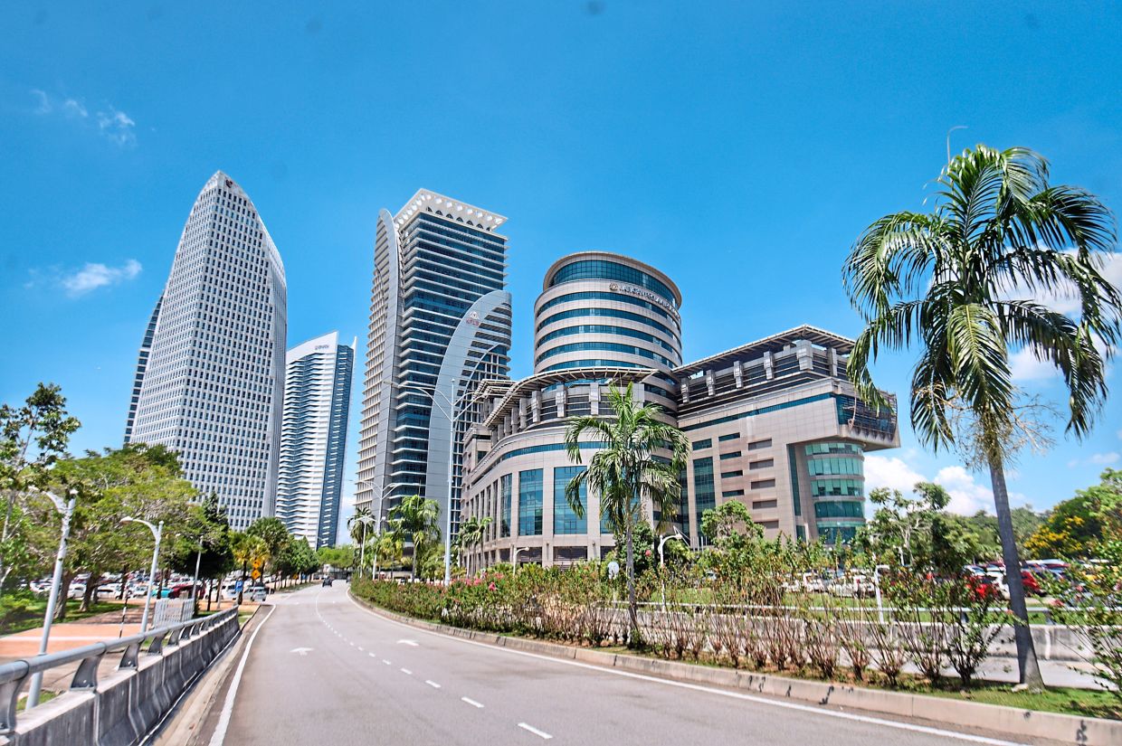 Putrajaya’s planned developments integrate green technology to support environmental sustainability.