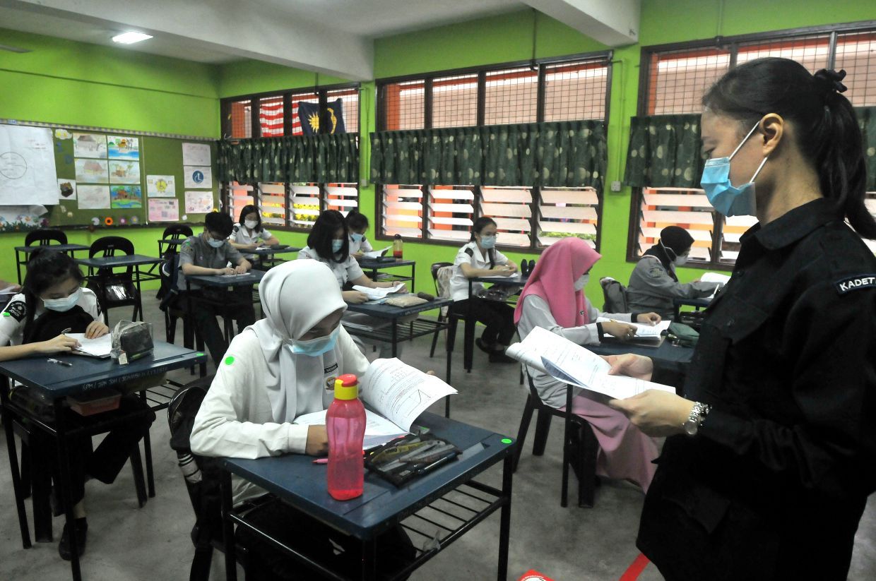 Covid-19: Face mask use encouraged at schools, says Deputy Minister - Vimarsana News