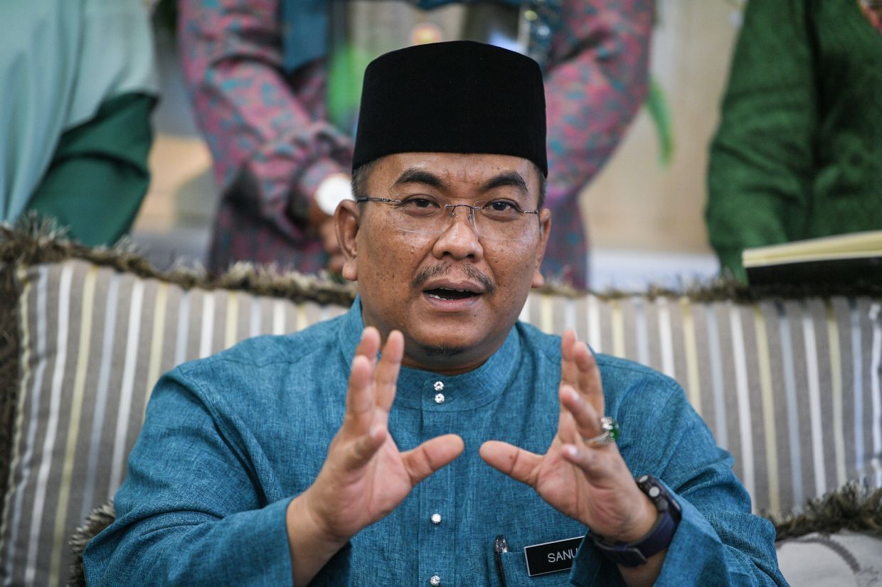 Perikatan will continue to try and topple govt, claims Sanusi - Vimarsana News