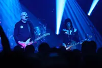 Calling all guitar heroes, The Smashing Pumpkins are hiring a new guitarist