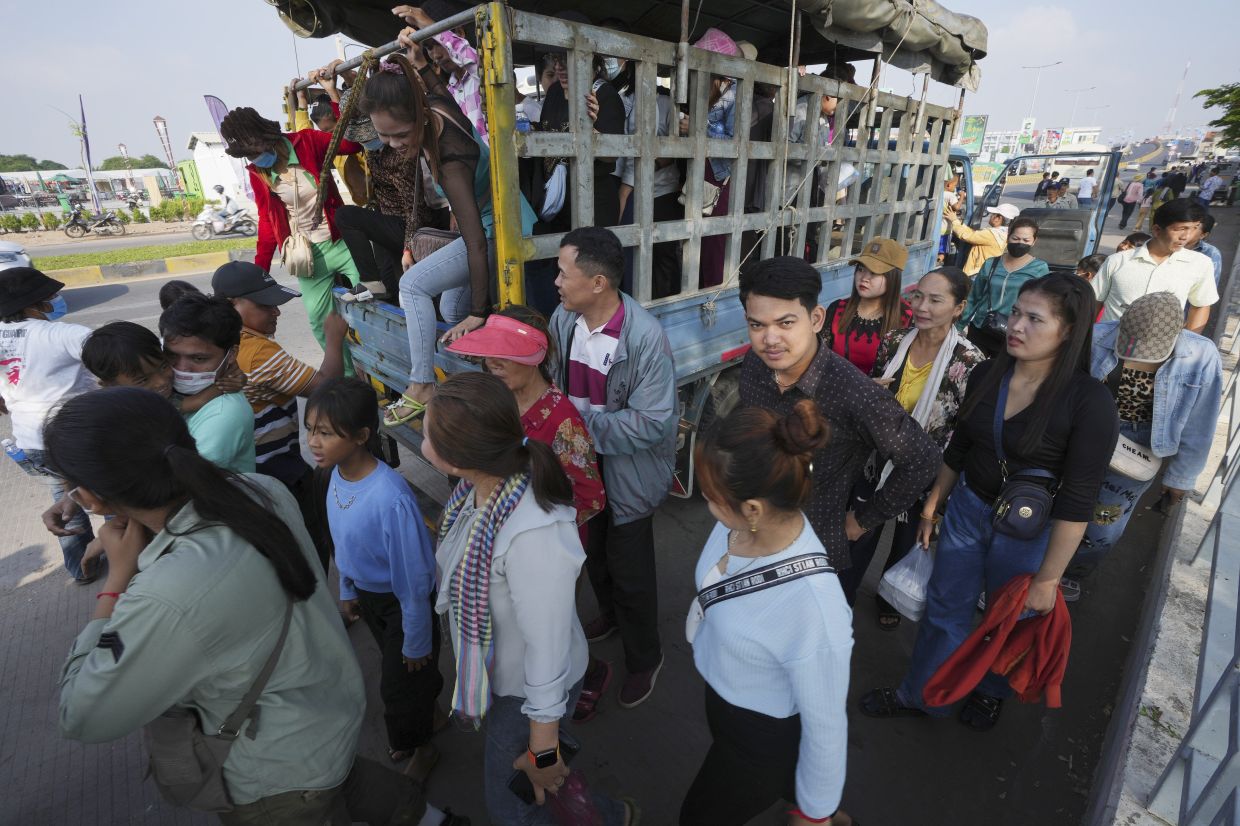 Labour minister unveils bold new plans for Cambodian workers by end of 2025 - Vimarsana News
