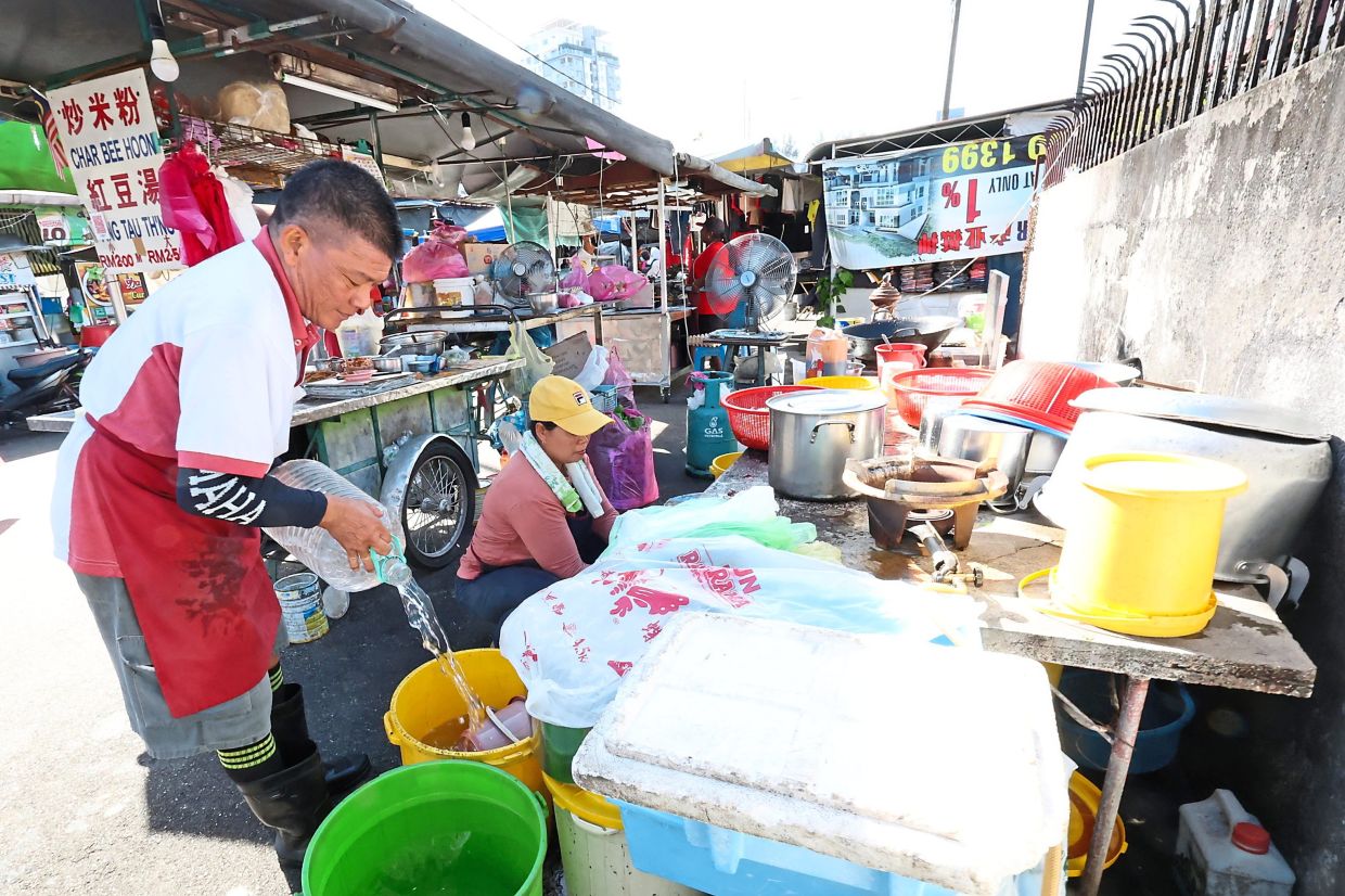 Drinks sellers eager for normalcy as water supply is restored - Vimarsana News