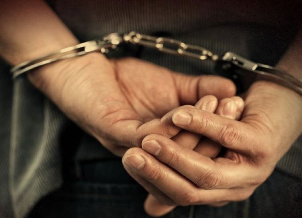 Teen brothers nabbed for stealing judge's car badge - Vimarsana News
