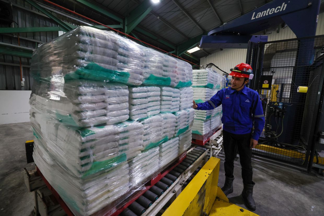 Labuan receives sugar supply after week-long shortage - Vimarsana News