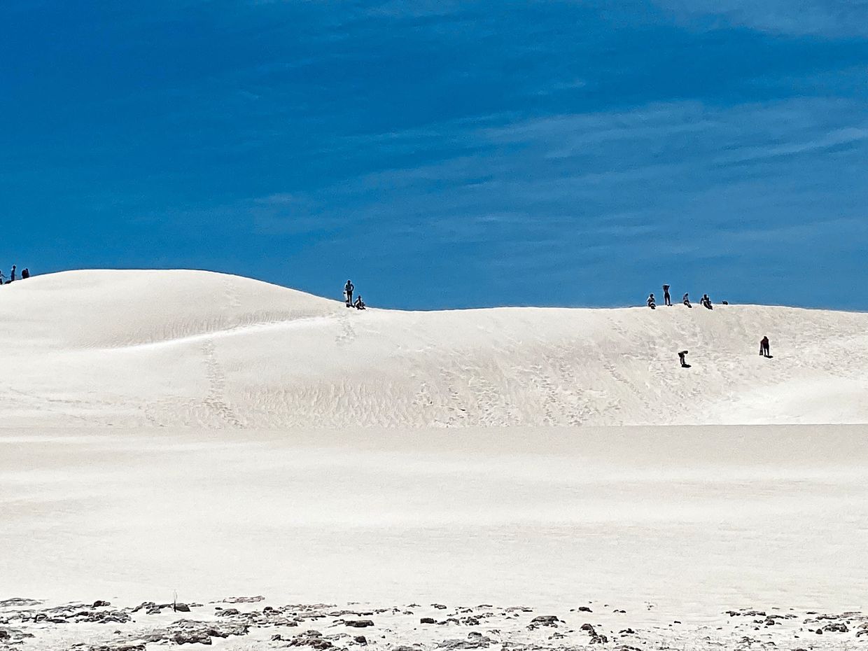Malaysian lecturer tries her hand at sandboarding in Western Australia - Vimarsana News