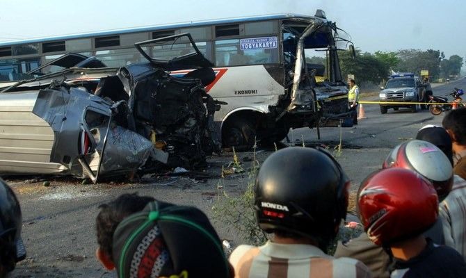 Two killed and 16 injured in bus accident in Indonesia's Central Java - Vimarsana News