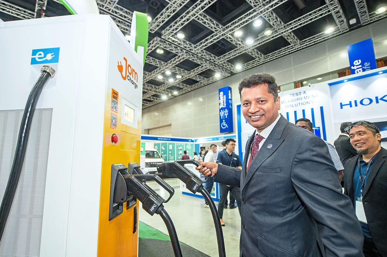 REVOLUTIONISING MANUFACTURING AND LOGISTICS IN THE IoT ERA - Vimarsana News