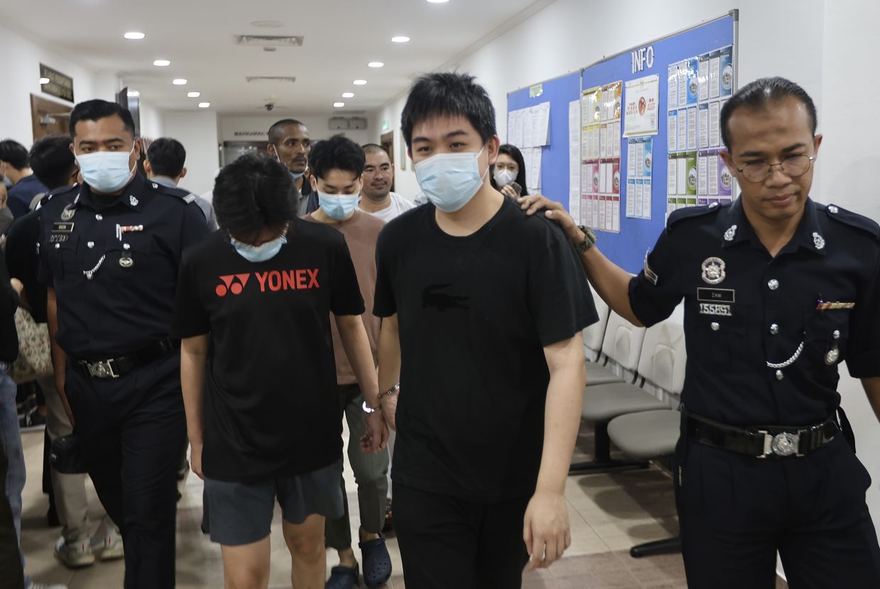 Six claim trial to online gambling charge in Penang - Vimarsana News