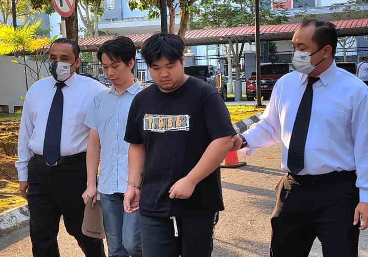 Chinese nationals fined for using unapproved communication equipment - Vimarsana News