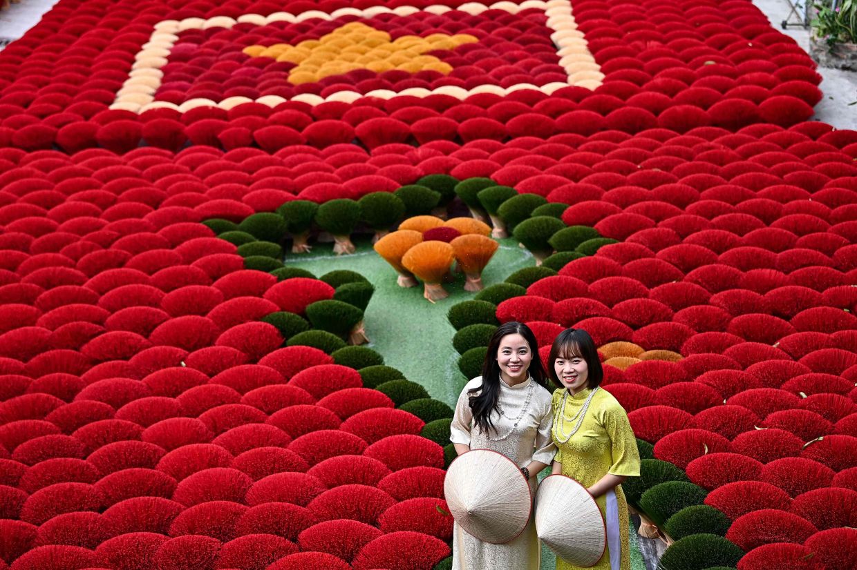 This incense village in Hanoi is now an Instagram hotspot - Vimarsana News
