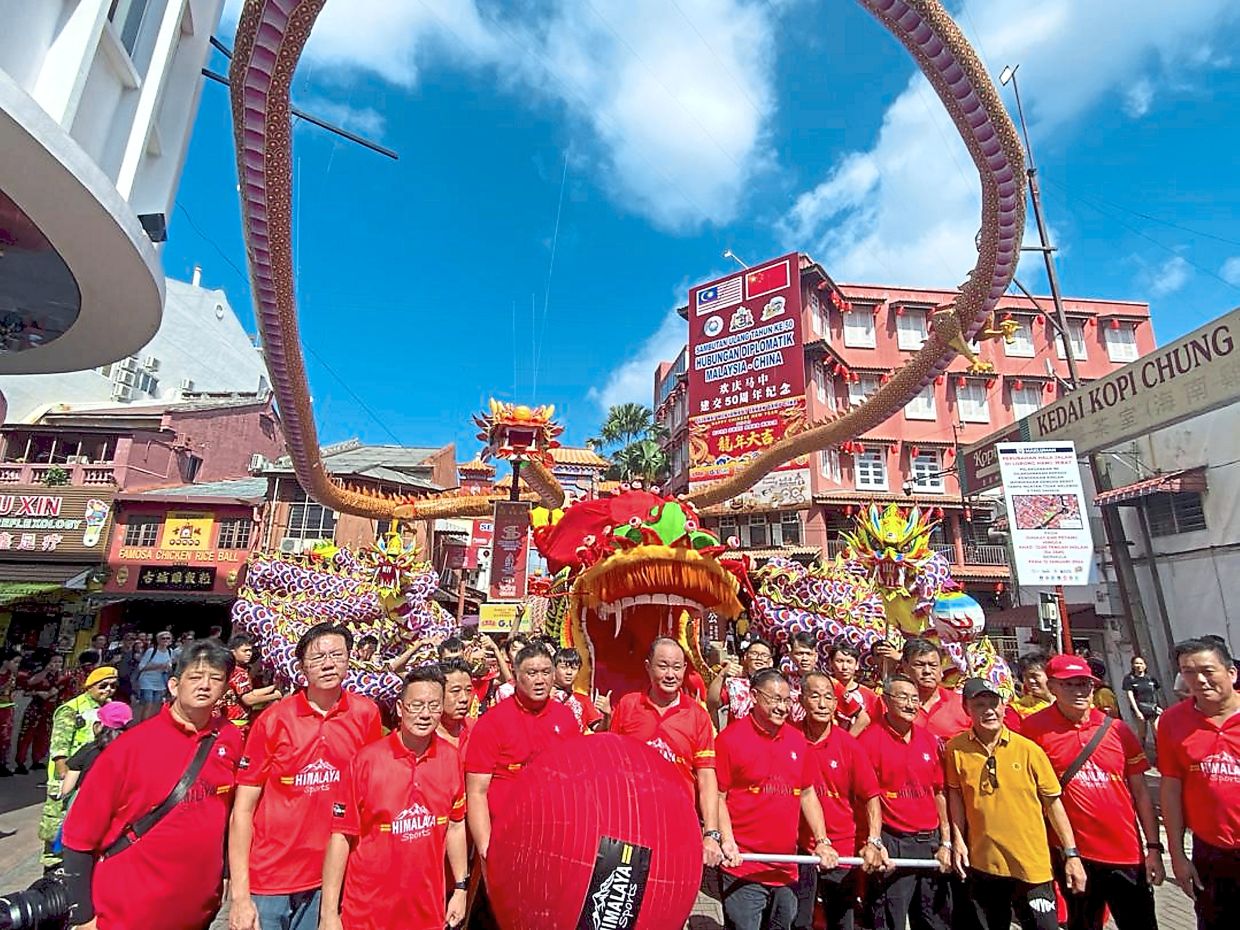 Jonker Walk shines with longest dragon lantern The Star