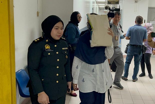 Petrol kiosk owner claims trial to allowing Singapore-registered bus to pump 500 litres of diesel - Vimarsana News