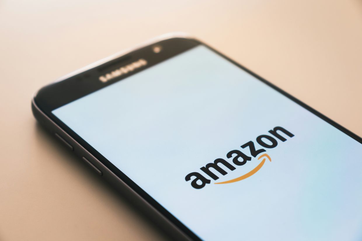 Amazon app. Photo by a hrefhttpsunsplash.comchristianwutmcontentcreditCopyTextutmmediumreferralutmsourceunsplashChristian Wiedigera on a hrefhttpsunsplash.comphotosblack-samsung-galaxy-smartphone-displaying-amazon-logo-rymh7EZPqRsutmcontentcreditCopyTextutmmediumreferralutmsourceunsplashUnsplasha