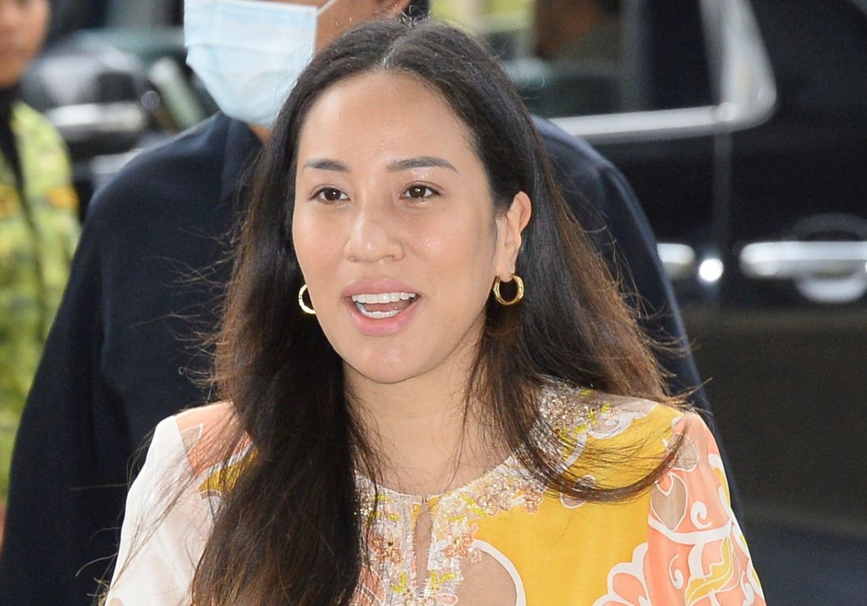 'Thanks, but Najib should be fully pardoned', says Yana Najib - Vimarsana News