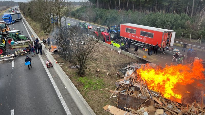 Farmers block Dutch-Belgian border as anger spreads across Europe - Vimarsana News