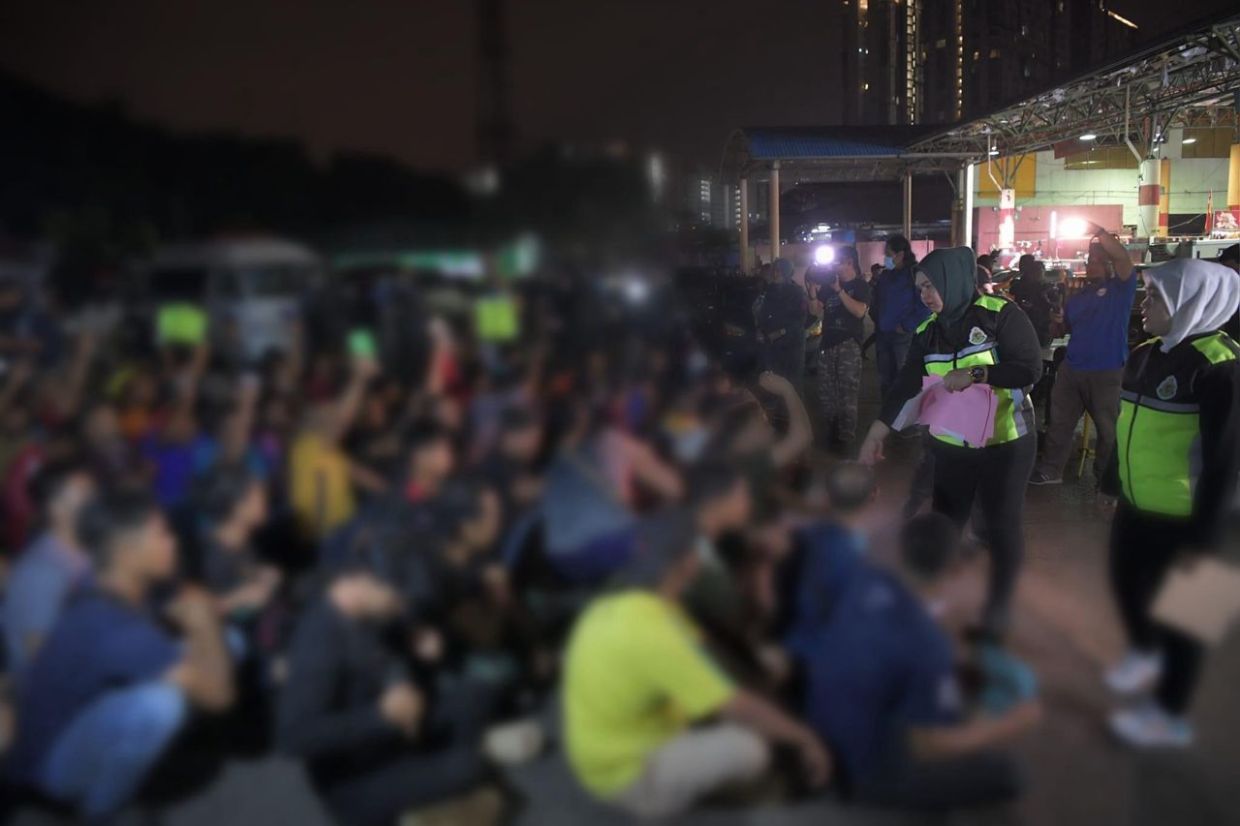 Over 500 foreigners nabbed during raid at market for not having valid documents - Vimarsana News