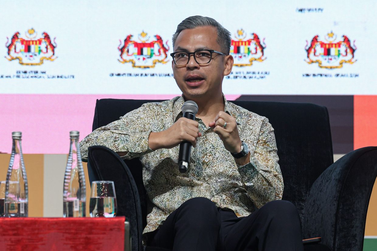 Social media platform controls being mulled, say Fahmi - Vimarsana News