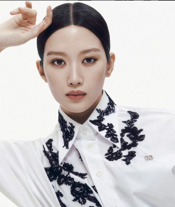 Mun Ka-young's fashion style is versatile and sophisticated. Photo: Instagram/Dolce & Gabbana