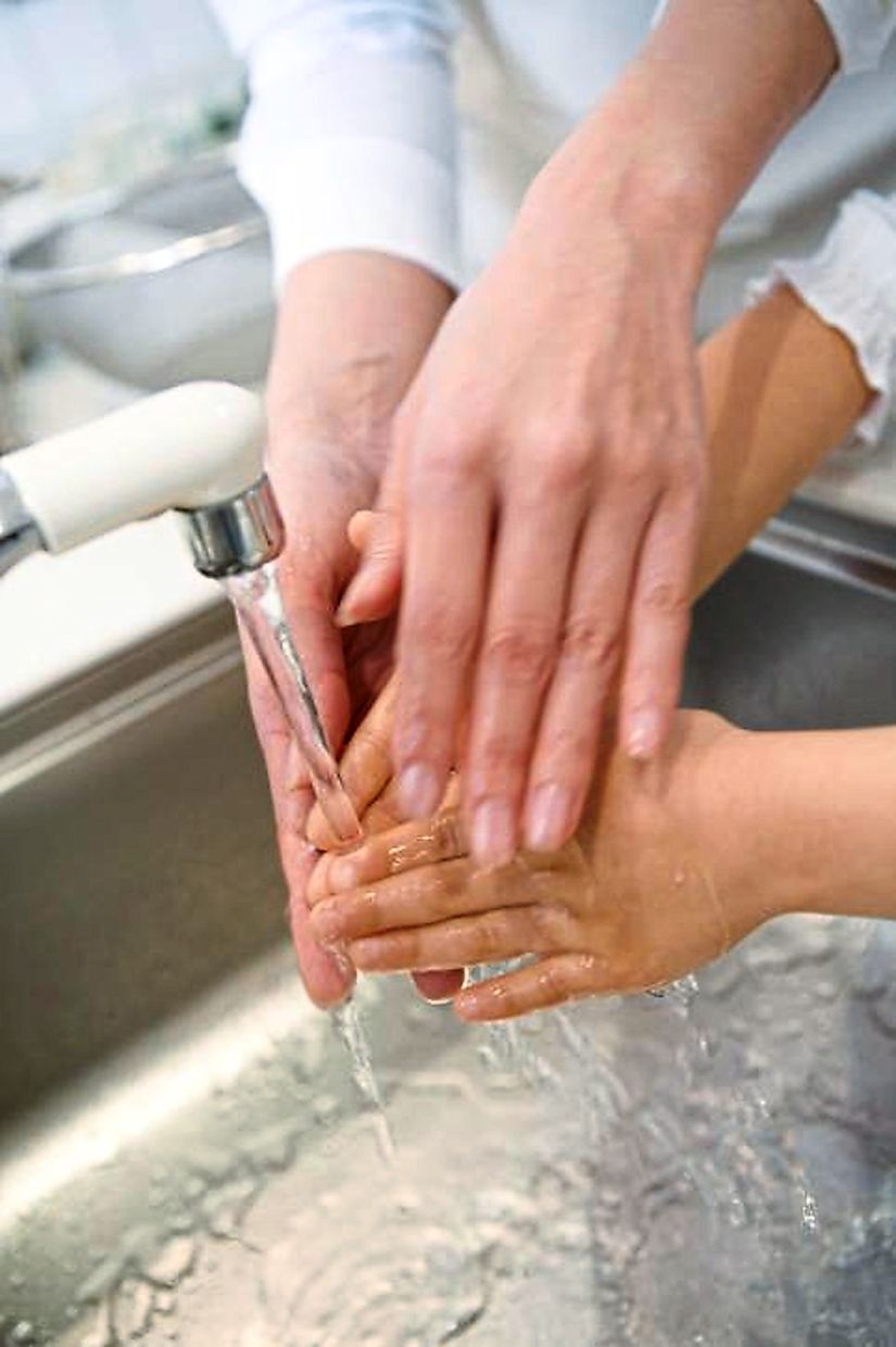 Wash your hands before preparing food. — Filepic