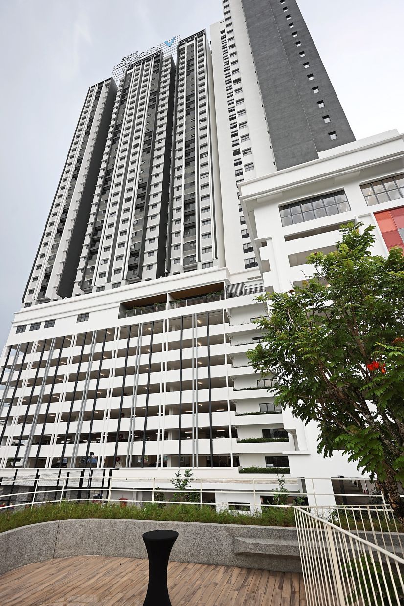 SkyAwani V Residence@Sentul comprises 615 units in a 36-storey tower.