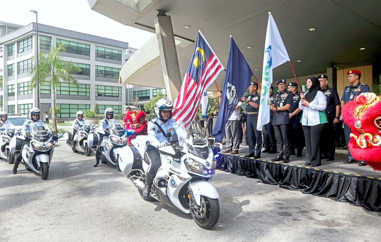 Cops' eye trained on traffic troublemakers - Vimarsana News