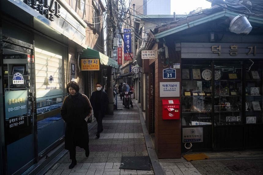 S. Korea’s foreign worker plan put on hold as Philippines suspends