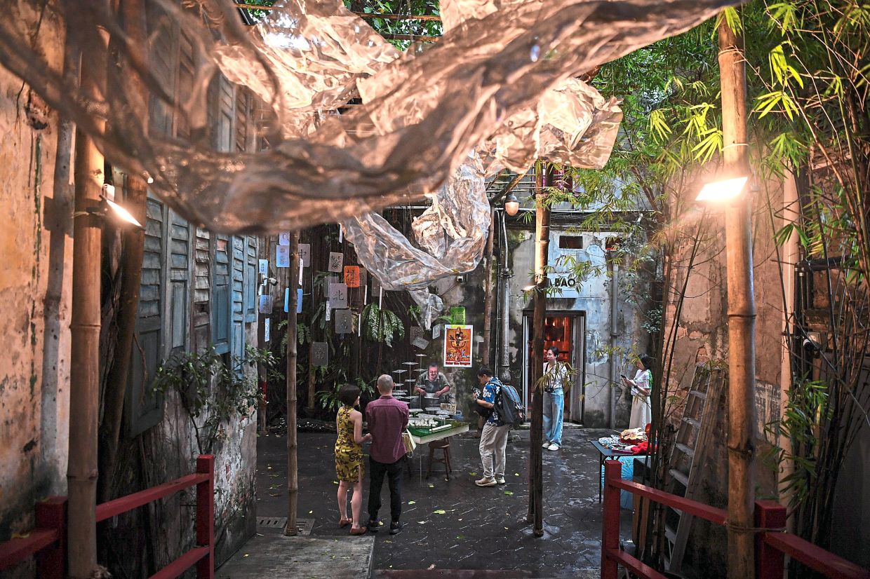 Installation has brought heritage and artistry to the lane.