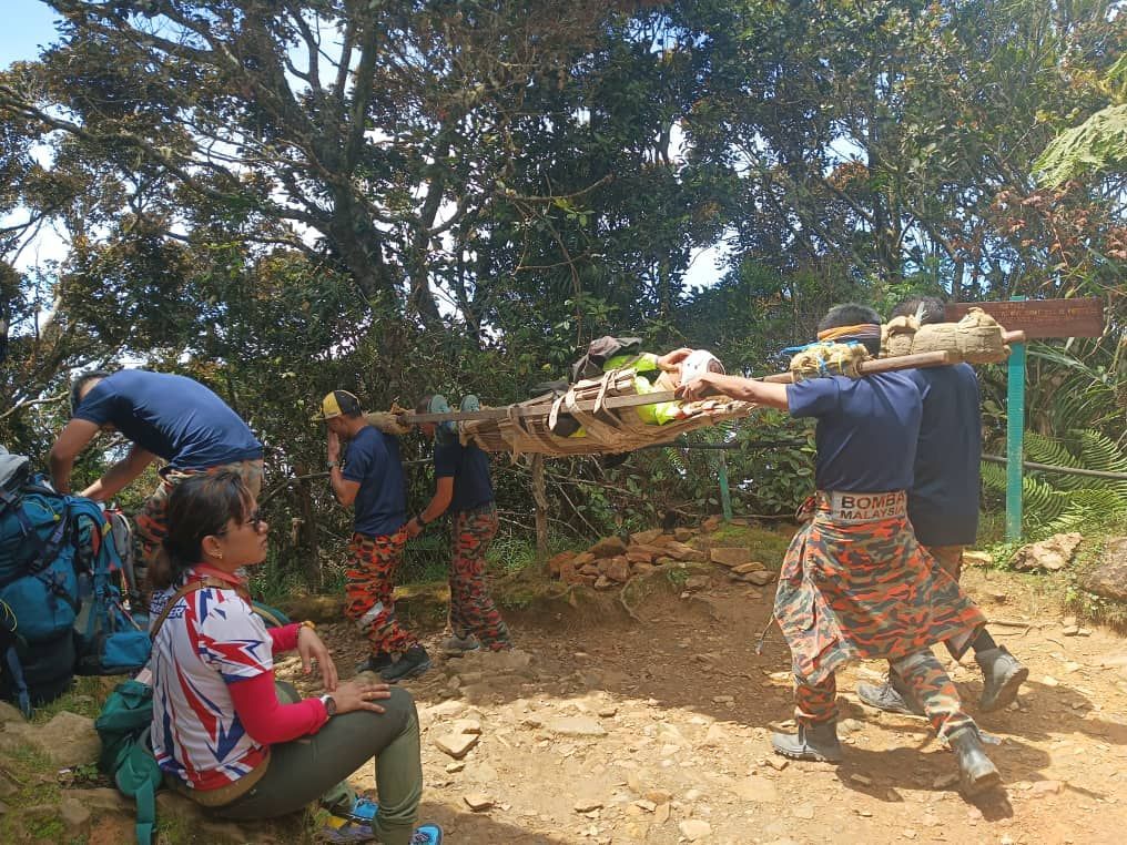Tourist injured after fall while trekking on Mount Kinabalu - Vimarsana News