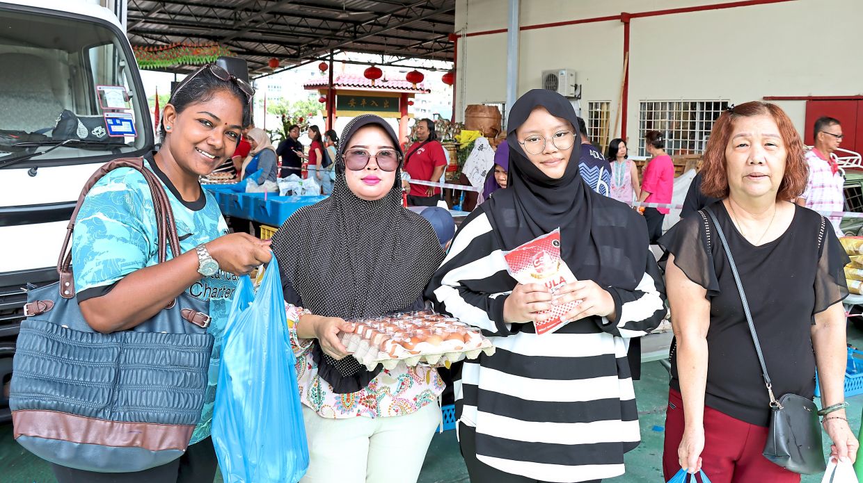 Locals happy to be able to get groceries at affordable prices.