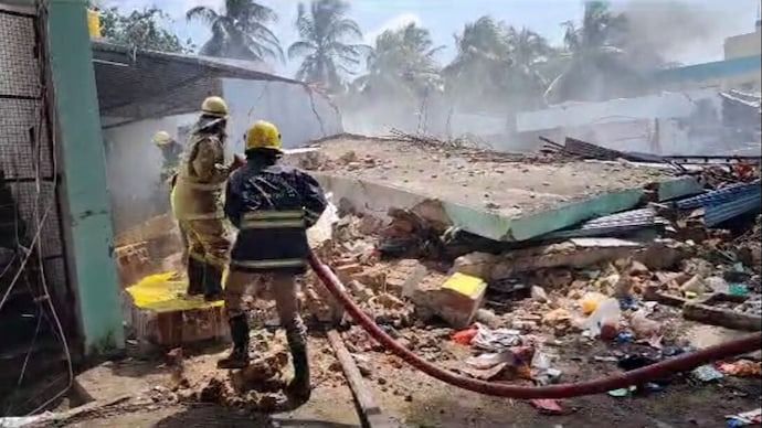 Eight people killed in India's Tamil Nadu fireworks factory explosion - Vimarsana News