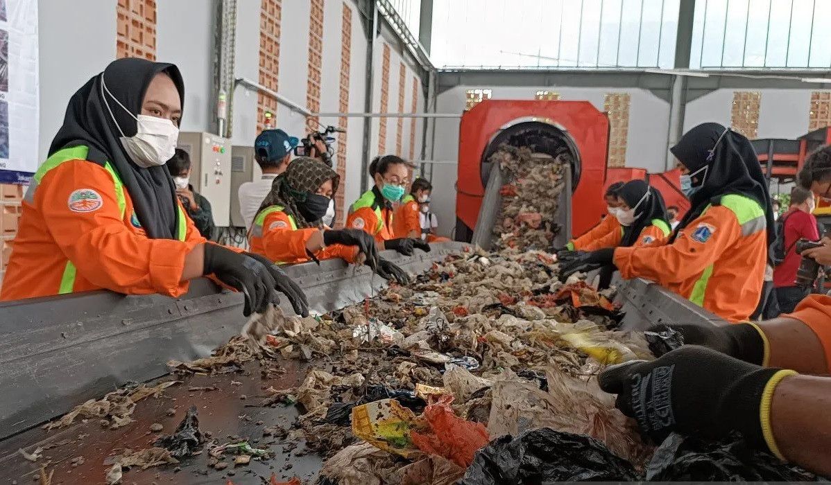 Turning waste challenges into STEM opportunities