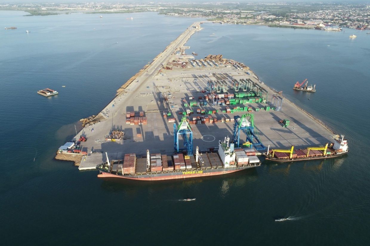 Jokowi inaugurates largest port for eastern region with aims of boosting logistics efficiency in country - Vimarsana News